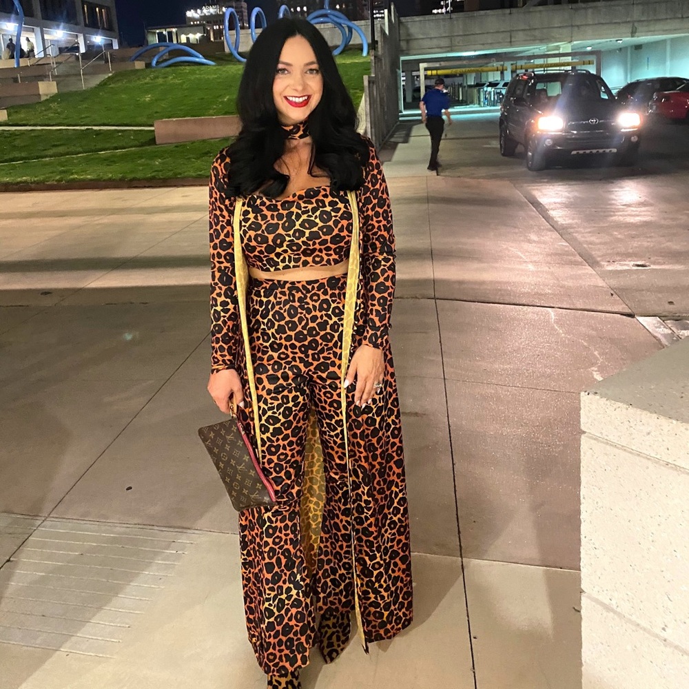 Shania Twain leopard costume